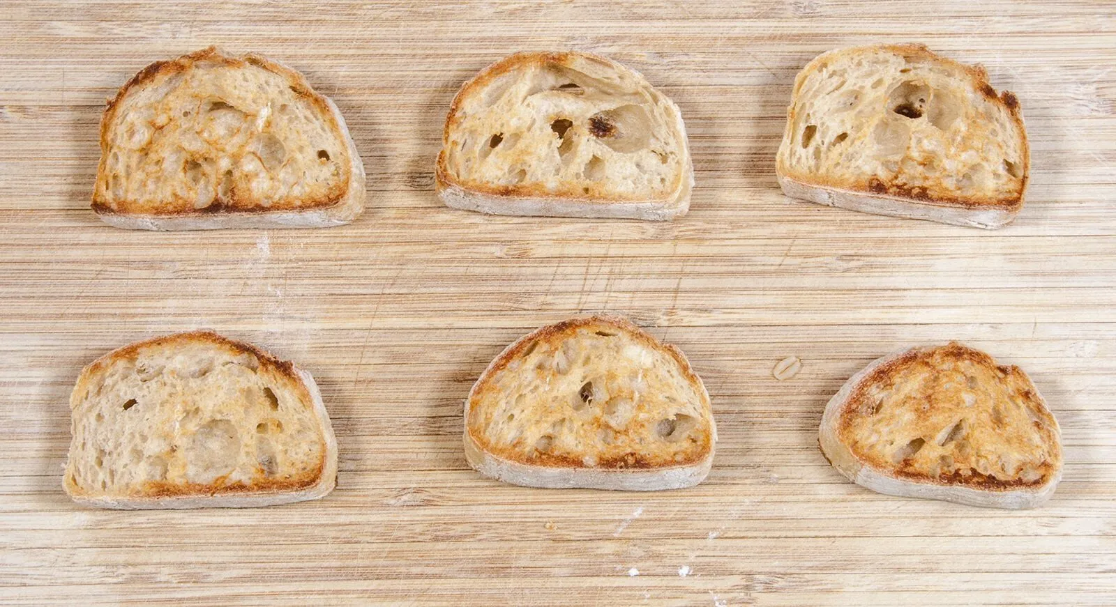 Toast the sourdough bread | https://theyumyumclub.com/2019/04/23/ricotta-prosciutto-fig-crostini/
