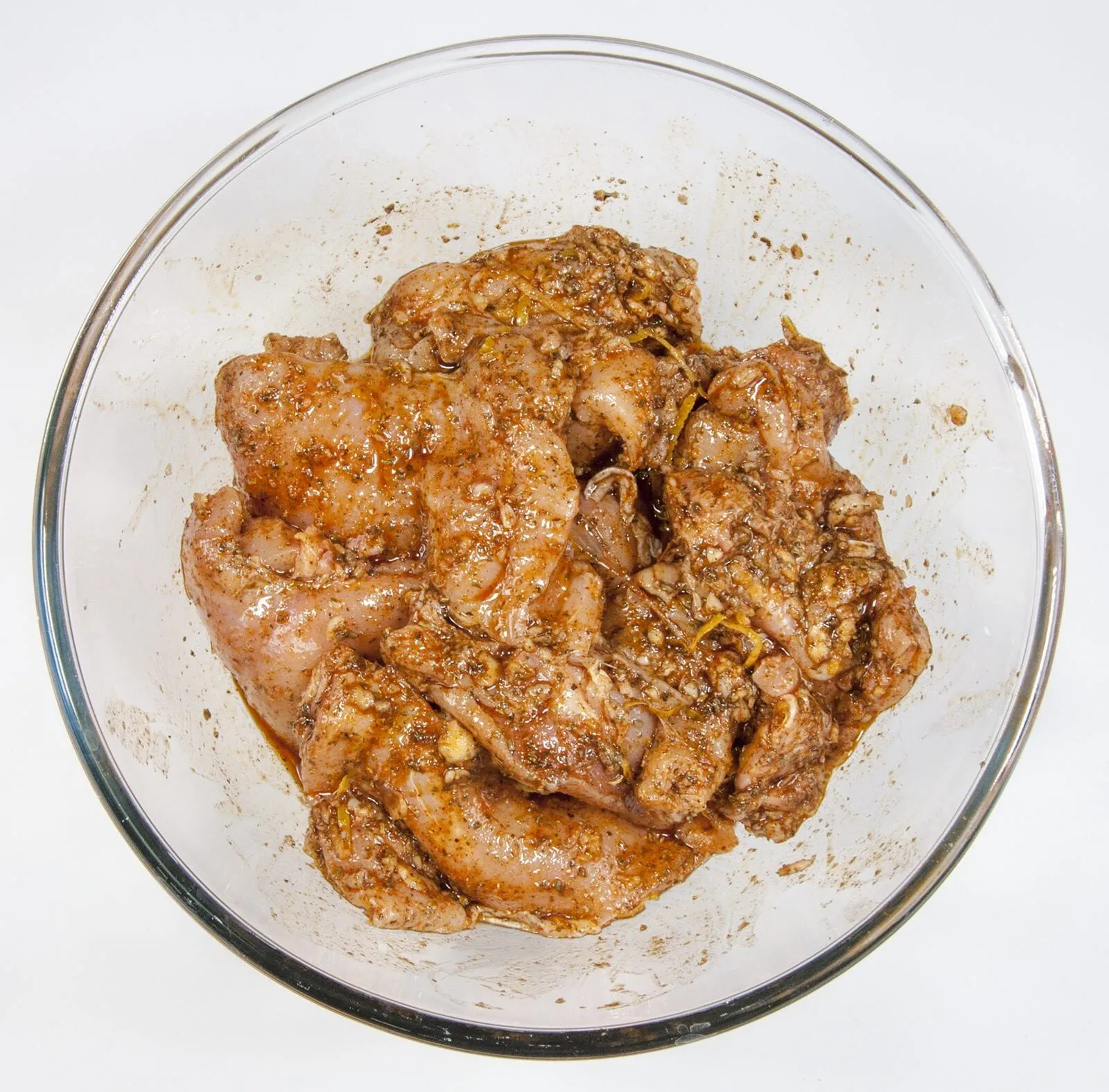 Aromatic Barbecue Chicken Gyros. Marinate the chicken | https://theyumyumclub.com/2019/04/24/aromatic-barbecue-chicken-gyros/