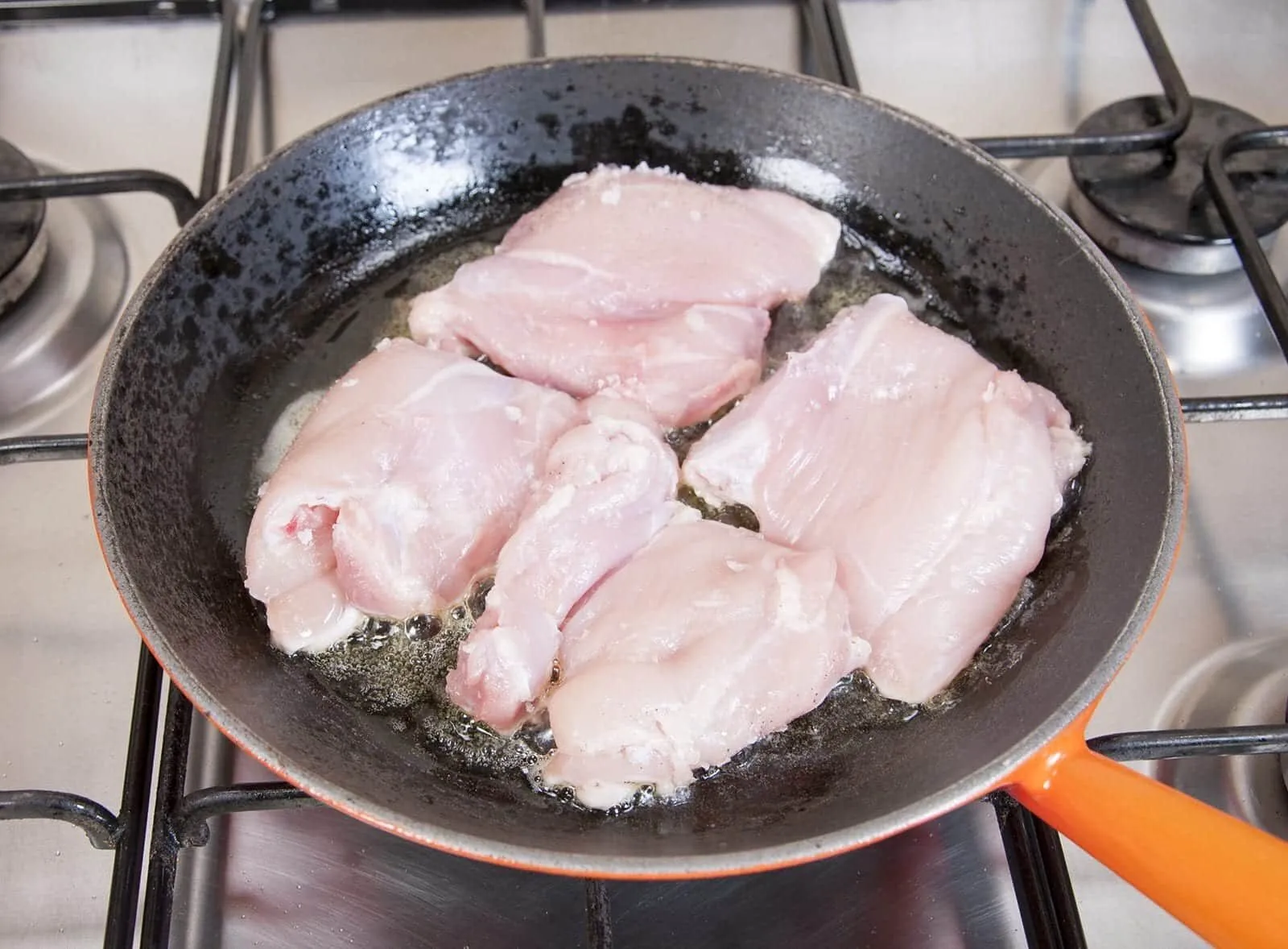Creamy sherry and thyme chicken thighs. A wonderfully mouthwatering and delicious recipe. Add in wild mushrooms and you have one very special dish. Yum! | theyumyumclub.com