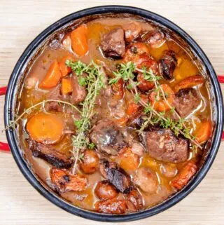 Braised beef rump in red wine | https://theyumyumclub.com/2019/05/08/braised-beef-rump-red-wine/