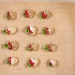 Hazelnut and chocolate smothered strawberries | https://theyumyumclub.com/2019/05/21/hazelnut-chocola…red-strawberries/