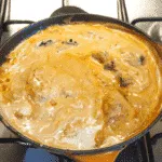 Add back the chicken | https://theyumyumclub.com/2019/05/27/aromatic-tandoori-chicken-tikka-masala/