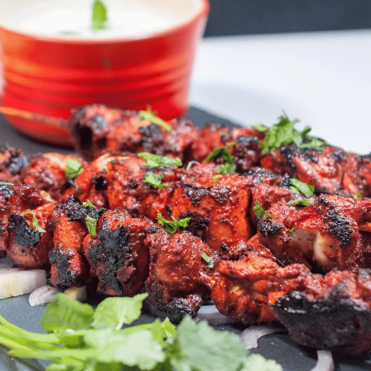 Aromatic tandoori chicken tikka style | https://theyumyumclub.com/2019/05/01/chicken-tandoori-tikka-style/