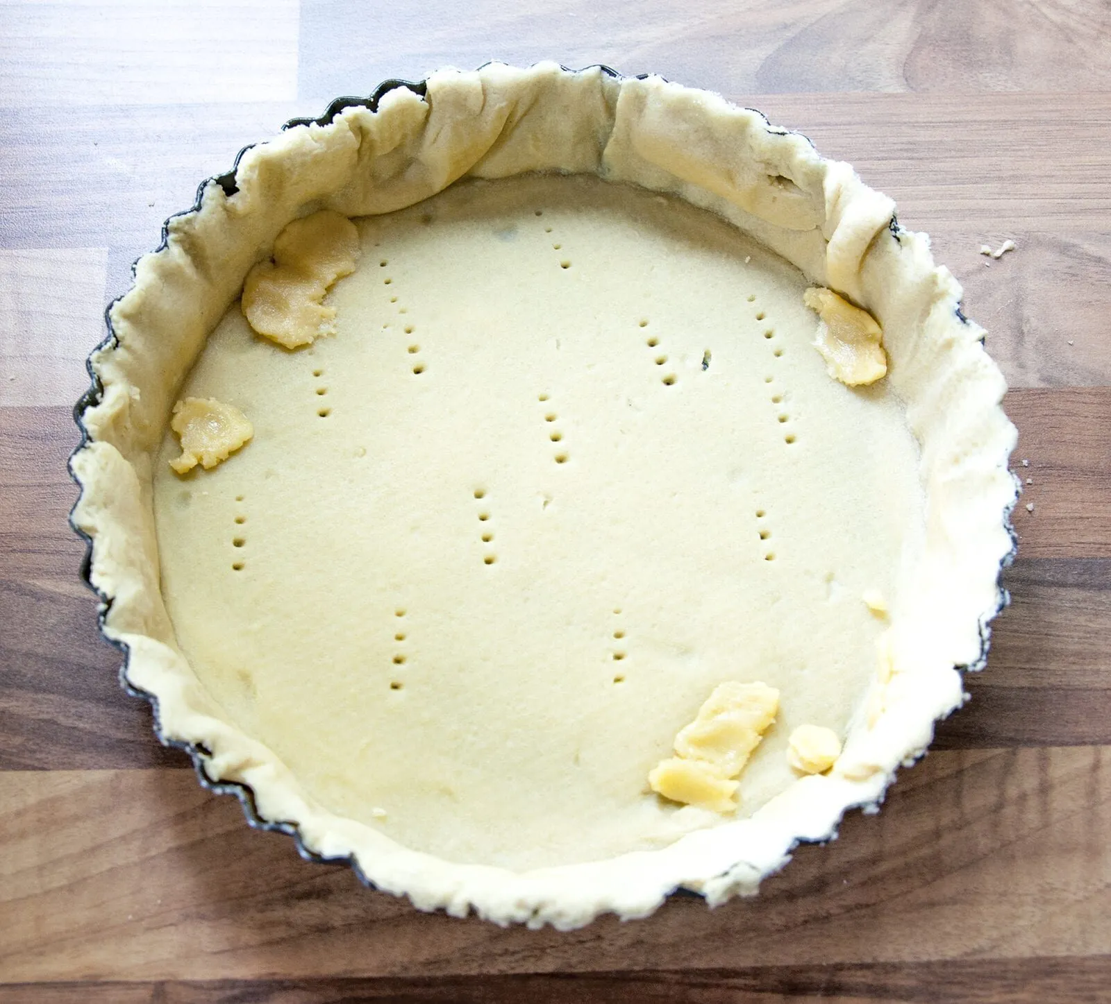 School Pudding Gypsy Tart. Make any repairs | https://theyumyumclub.com/2019/05/23/school-pudding-gypsy-tart/