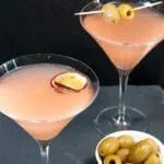 Passion fruit pornstar martini | https://theyumyumclub.com/2019/05/13/passion-fruit-pornstar-martini/