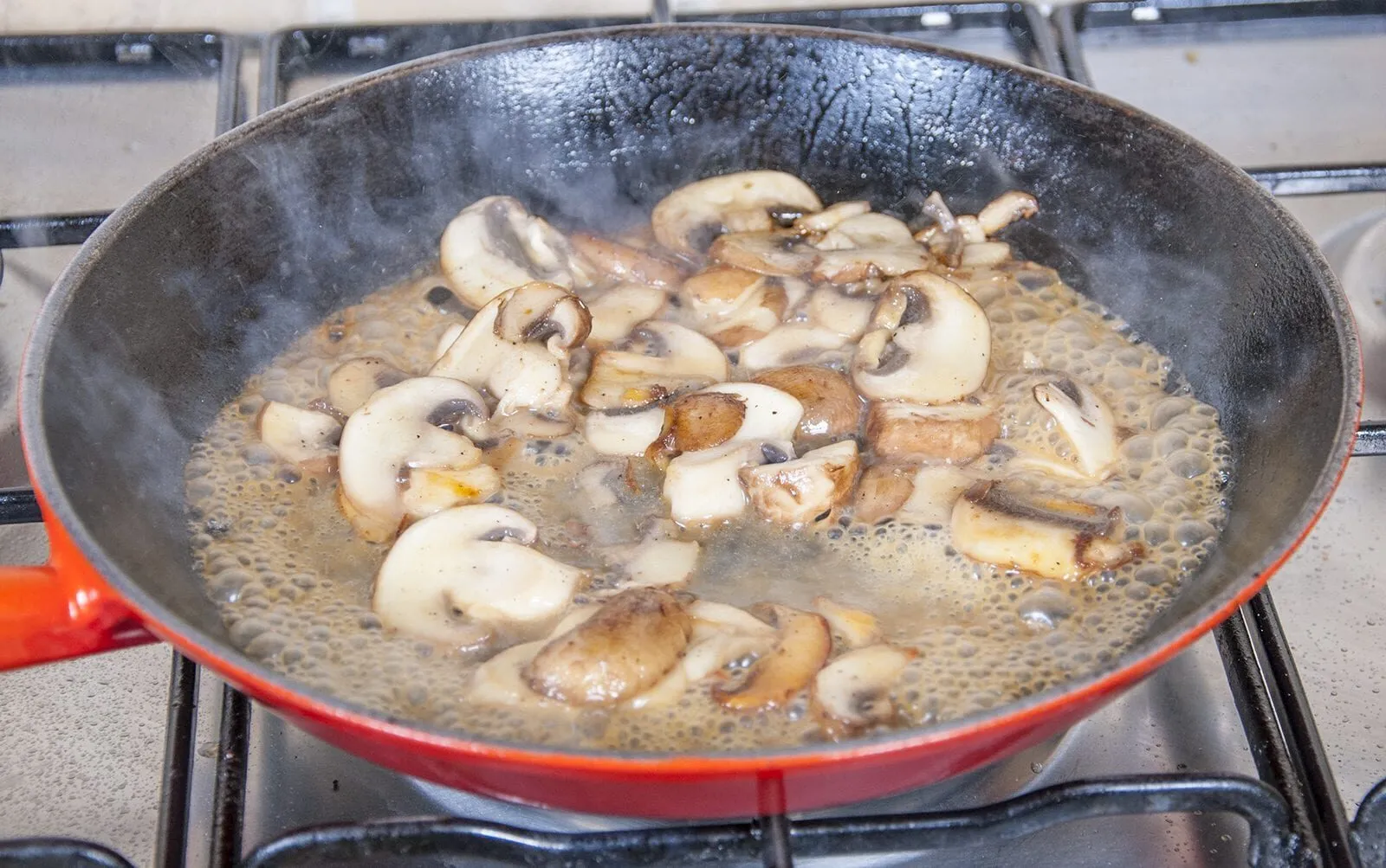 Pork loin in brandy and cream. Add the brandy and reduce | https://theyumyumclub.com/2019/05/01/pork-loin-brandy-cream/