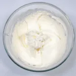 Fluffy and creamy strawberry mousse. Whip the cream. | https://theyumyumclub.com/2019/05/10/fluffy-creamy-strawberry-mousse/