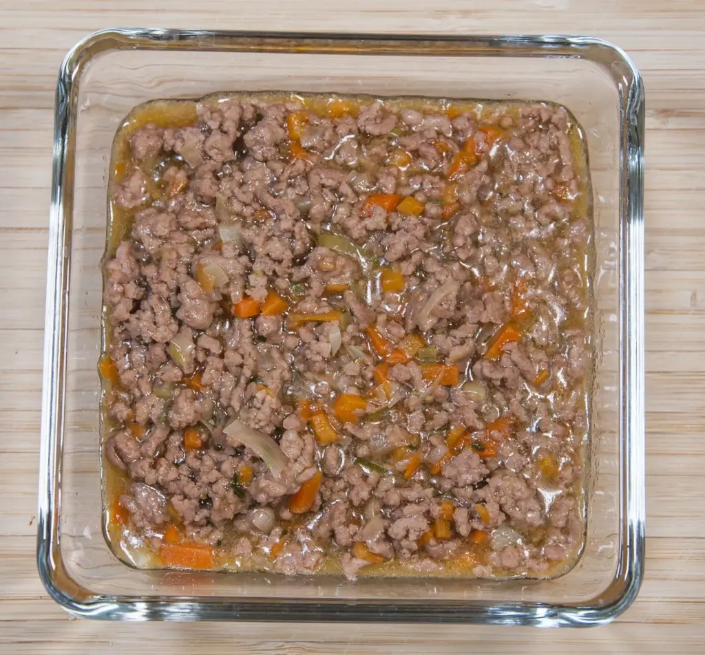 Cheddar topped shepherd's pie. Spoon into the baking dish