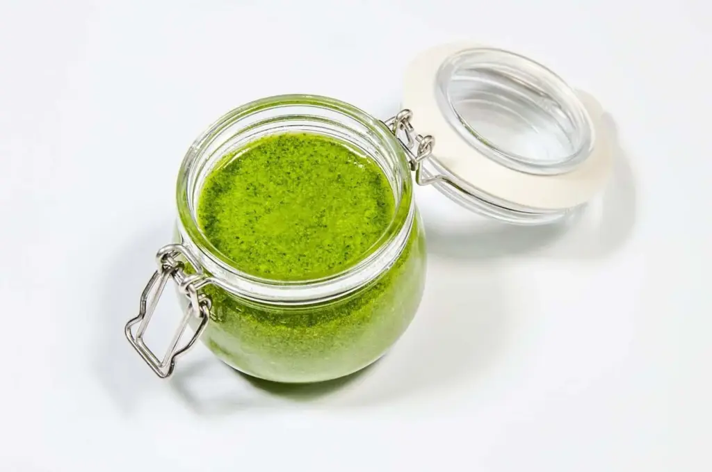 Smooth sweet coriander dressing | https://theyumyumclub.com/2019/06/10/cashew-cranberry-comte-fruit-salad/