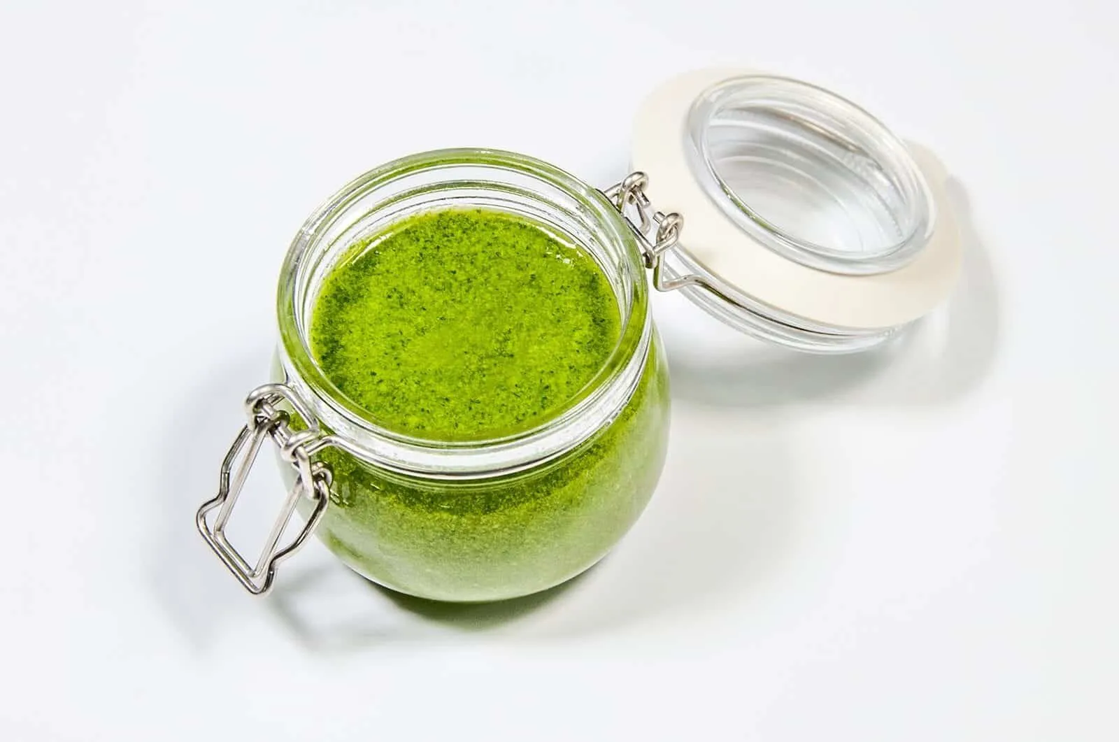 Smooth sweet coriander dressing | https://theyumyumclub.com/2019/06/10/cashew-cranberry-comte-fruit-salad/