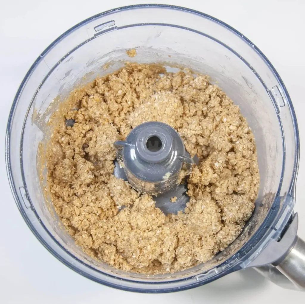 Form the flapjack mixture | https://theyumyumclub.com/2019/06/01/extra-soft-and-chewy-flapjacks/
