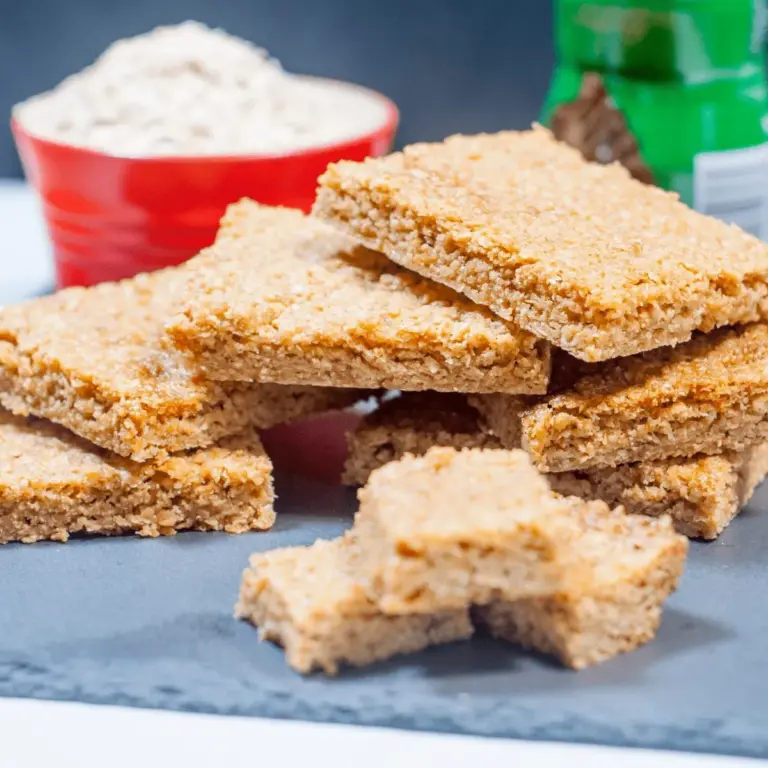 Extra soft and chewy flapjacks | https://theyumyumclub.com/2019/06/01/extra-soft-and-chewy-flapjacks/