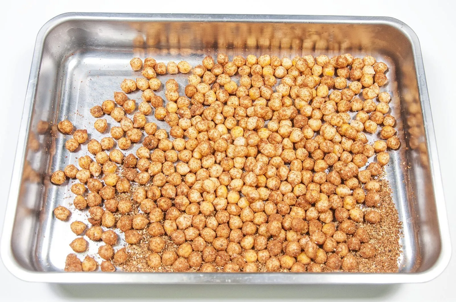 Place on a roasting tray | https://theyumyumclub.com/2019/06/18/moroccan-chickpea-salad/