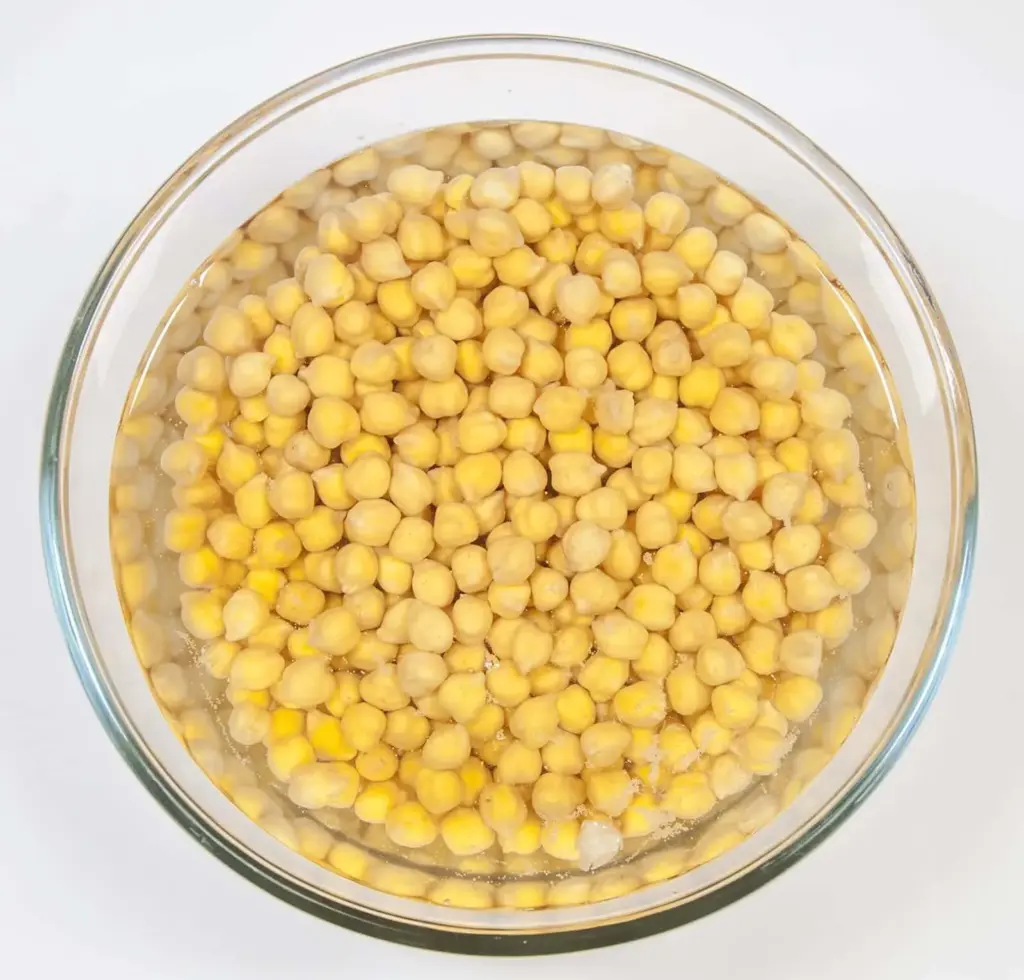 Soak the chickpeas | https://theyumyumclub.com/2019/06/18/moroccan-chickpea-salad/