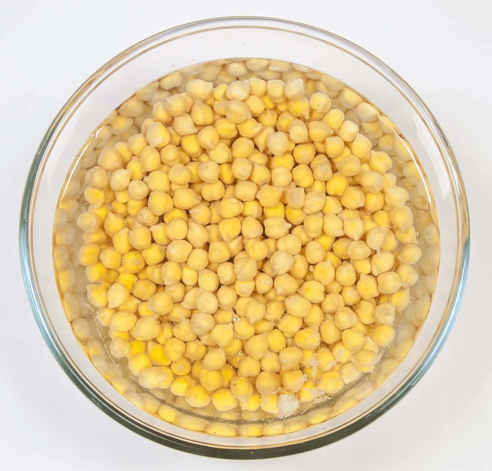 Soak the chickpeas | https://theyumyumclub.com/2019/06/18/moroccan-chickpea-salad/