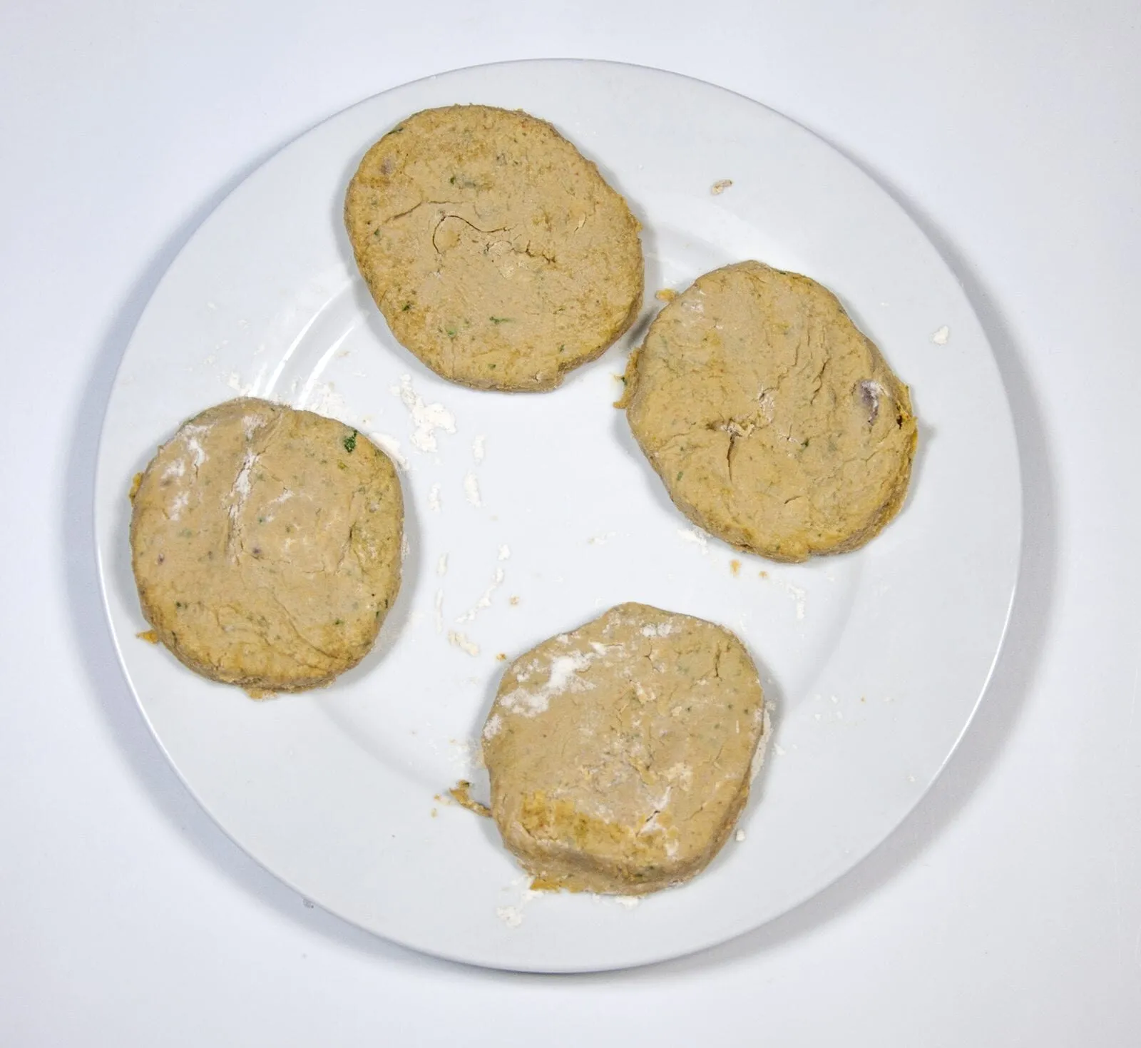 Shape the falafels | https://theyumyumclub.com/2019/07/05/falafels-fit-for-the-pharaohs/